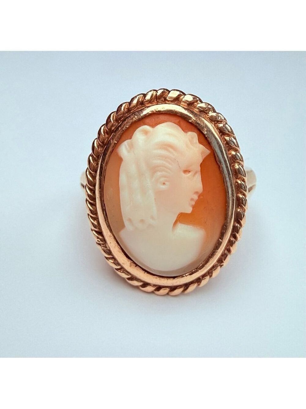 Estate 10K Solid Yellow Gold Large Oval Muse Portrait Cameo Shell Vintage Ring
